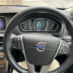 プロの鑑定済み　ボルボ V40クロスカントリー T5 4WD　オートブレーキ　追従式オートクルーズ （ロウカッパーメタリック） クロカン・ＳＵＶ の画像
