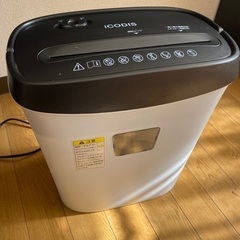 シュレッダー 3x9mmクロスカット 最大細断5枚 15L大容量 業務用 家庭用 コンパクト ホワイトの画像
