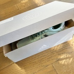 美品【adidas】スニーカー24cm ペールグリーンの画像