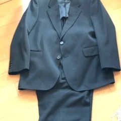 礼服、数回使用です。取りに来られる方