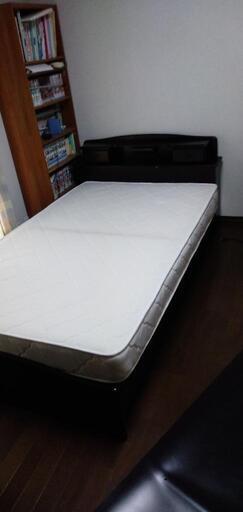 セミダブルベッド