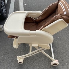 ハイロースイング式ベビーチェア、ベッド　アップリカの画像