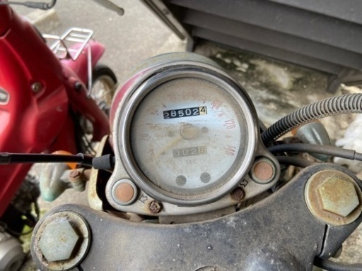 エストレヤ長期放置車両レストアベース，部品取り