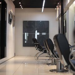【理容師アシスタント募集】ホテルラウンジのような理容室で一緒に働いてくれる方募集！経験不問！の画像