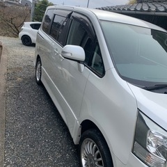 車検6年8月まで！　70ノアの画像