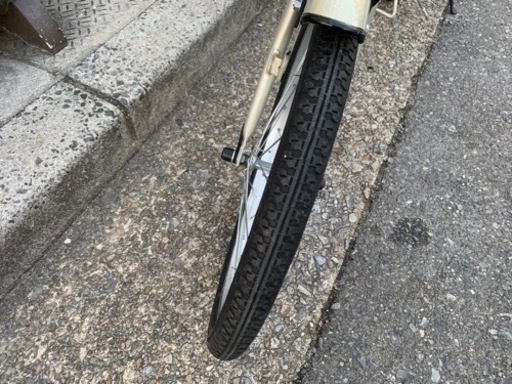 ??　折りたたみ自転車　２０インチ　ゴールド　カギ　付き