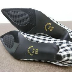ポインテッドトゥパンプス ローヒール 24.0-26.0cm 幅広3E 黒白 ギンガムチェックの画像
