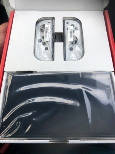ニンテンドースイッチ　白