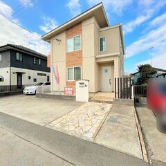 一条工務店施工！駐車最大4台可！床暖房付きで冬も暖かい♪ 太陽光...