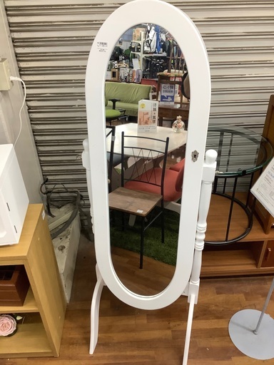 スタンドミラー　収納扉式