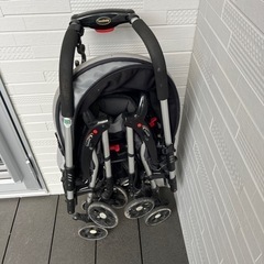 ベビーカー譲ります