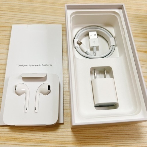 【新品未使用】iPhone 8 Silver 64 GB