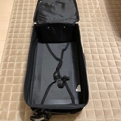 ナイロン製　スーツケースの画像