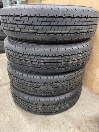 ハイエース　新車脱がし　新品