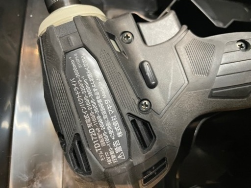 値下げしました　これ以上は下げません　マキタ18vインパクトドライバー新品　1台のお値段です