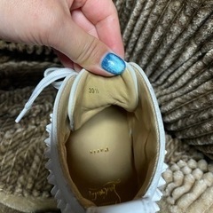 クリスチャンルブタン、スニーカーの画像