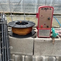 電気柵 獣除け 農機具 杭、ヨリ線付きのセット