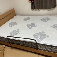 値下げしました！】ダブルベッド マットレス ベッドフレーム
