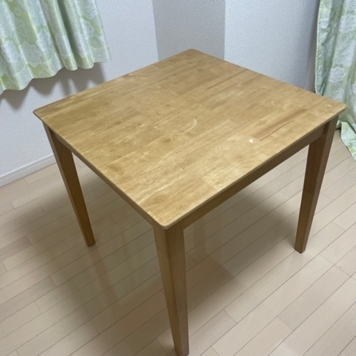 ダイニングテーブル