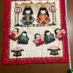 可愛いクッション生地の雛人形(5人囃子ピン留め付き)