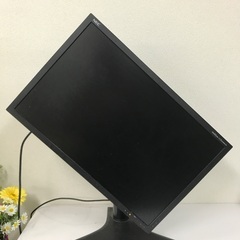 ピボット機能(縦横回転)付きモニターの画像