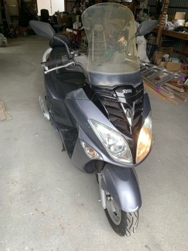 SyM RV 125iスクーター
