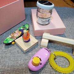 インコの仕付けクリッカーとおまけの画像