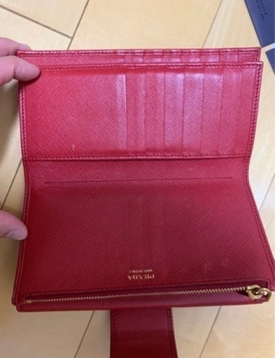PRADA 財布