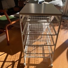 【無料でお譲りします】IKEA キャニスターつきラック