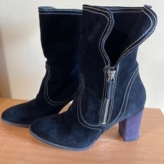 本革スエードショートブーツの画像