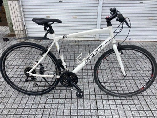 【クロスバイク】FELT製　V110f 前後タイヤ、グリップ、チェーン新品❗️若林自転車　唐崎店　SALE中❗️