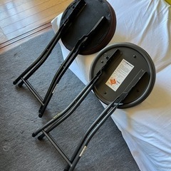 折り畳みイス2個セットで。の画像