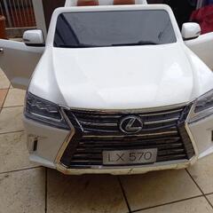 乗れるラジコンカー　LX570