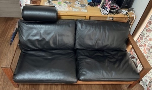革のBLACKソファ