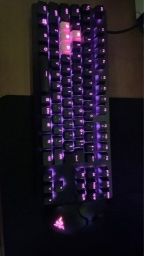 Razerのキーボードマウスです