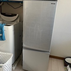 美品SHARP冷蔵庫167L 説明書付きの画像