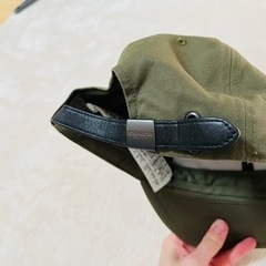 (交渉中)COACH キャップ カーキ色の画像