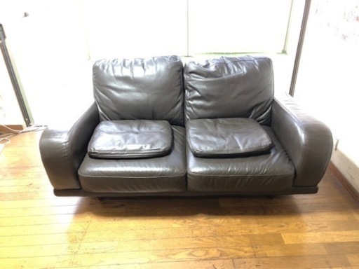 2人がけソファー。取りに来ていただける方限定。