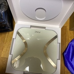 新品在庫処分 ラスト1　FiNC SmartScale スマホ連動 体組成計 自動記録 Bluetooth)【薄型 高性能体重計 体重/BMI/内臓脂肪/体脂肪/体年齢/基礎代謝/皮下脂肪11項目の画像