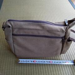 ポケットがたくさんあるバックの画像