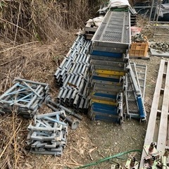 足場・枠足場・カチコミ・一足足場・足場資材の画像