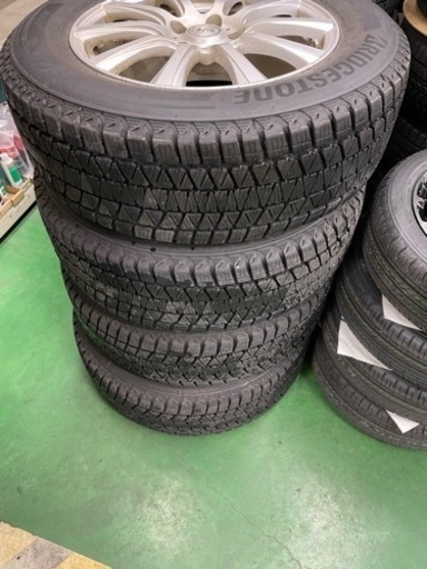 225/65R17ほぼ新品アルミ付きタイヤ