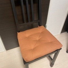 丸テーブル　チェアセット(2つあります) の画像