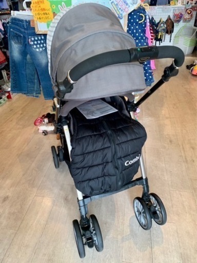 ■店頭引取限定■美品☆コンビ　ベビーカー　アンブレッタ４キャス♪フットマフ付〜定価合計82390円