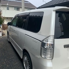 車検6年8月まで！　70ノアの画像
