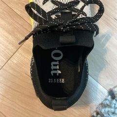 ランニングシューズ　23.5cmの画像