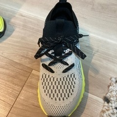 ランニングシューズ　23.5cmの画像