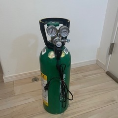 co2レギュレーター　空のミドボン付き