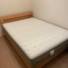 ダブルベッド