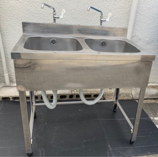 業務用 2槽シンク 蛇口付き 幅900×奥600×高さ800(mm) 流し台 厨房機材 キッチン 手洗い場 厨房機器 店舗用品 大阪 2層 ホース新品交換済